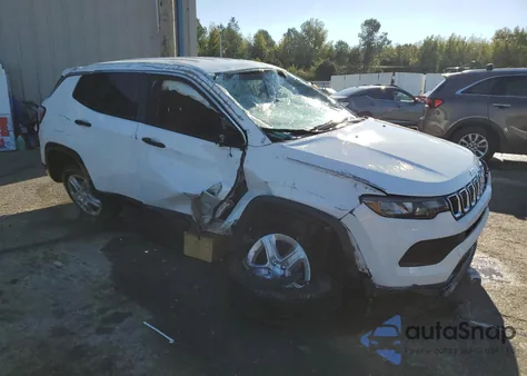 2024 Jeep Compass Sport z USA, uszkodzony, nr VIN 3C4NJDAN6RT579466